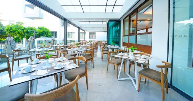 Atrium-Ambiance-RESTAURANT-02