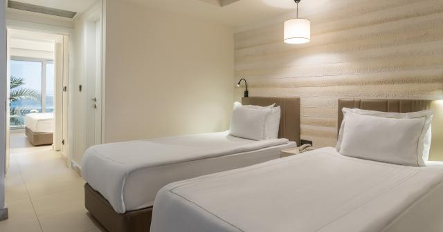 Arin-Resort-Select-Superior-Family-Room-SEAVIEW-2025-01