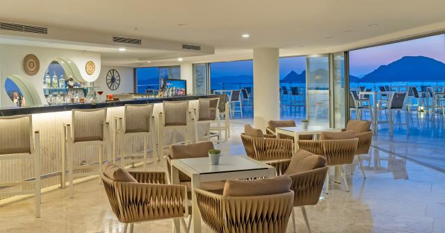 Arin-Resort-2024-STARLIGHT-BAR