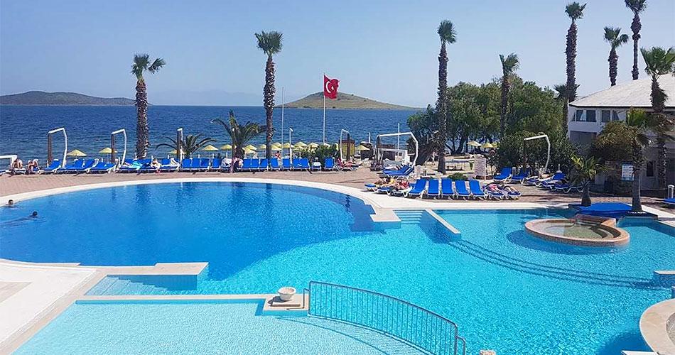 Club-Muskebi-POOL-01