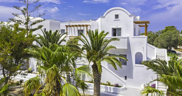 Strogili-HOTEL-BUILDING