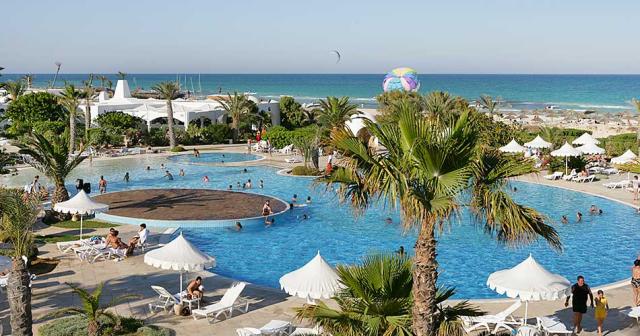 Magic-Hotel-Iliade-POOL