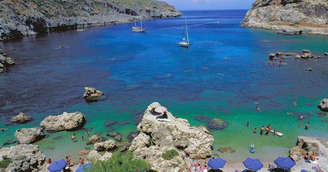 Cathrin-ANTHONY-QUINN-BAY