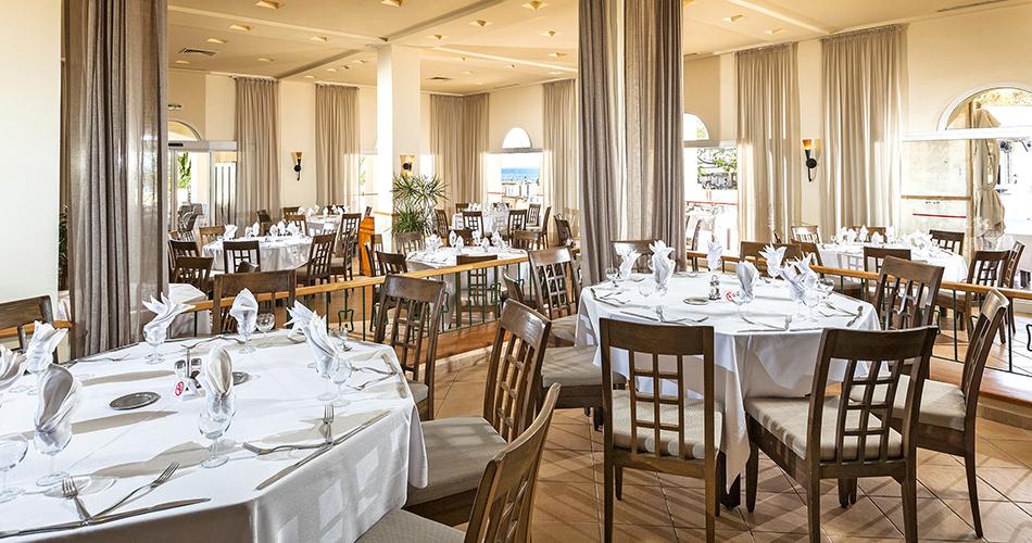 Delphino_BeachResort_and_Spa-RESTAURANT_1