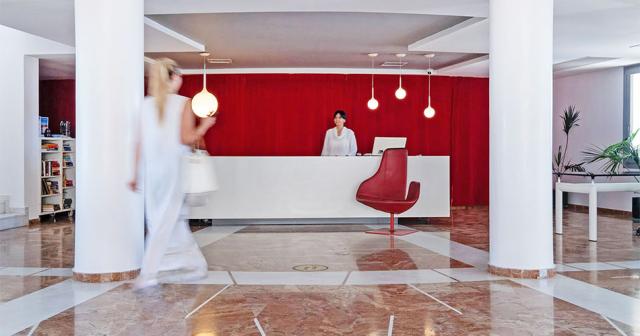Majestic-RECEPTION