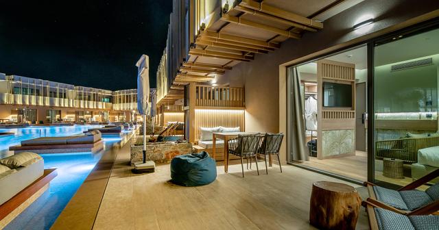 Senseana-Sea-Side-Resort-2023-ROOM-POOL-01