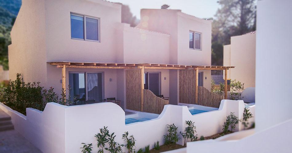 Waters-Crystal-2023-PRIVATE-POOL