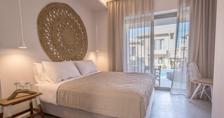Waters-Crystal-2023-ROOM-01