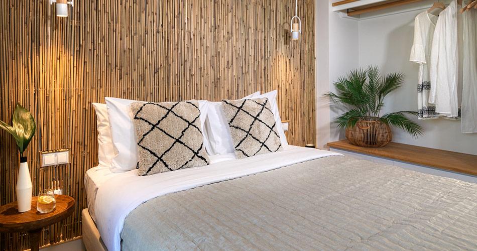 Waters-Crystal-2023-ROOM-02