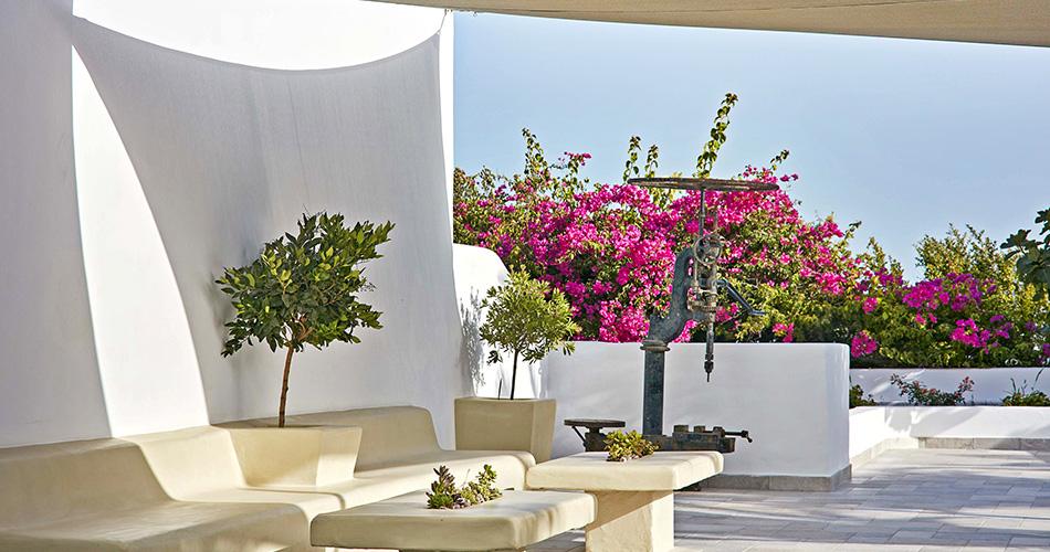 Santorini-Palace-OUTDOOR