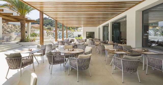 Erato-MAIN-RESTAURANT-TERRACE-2023-02