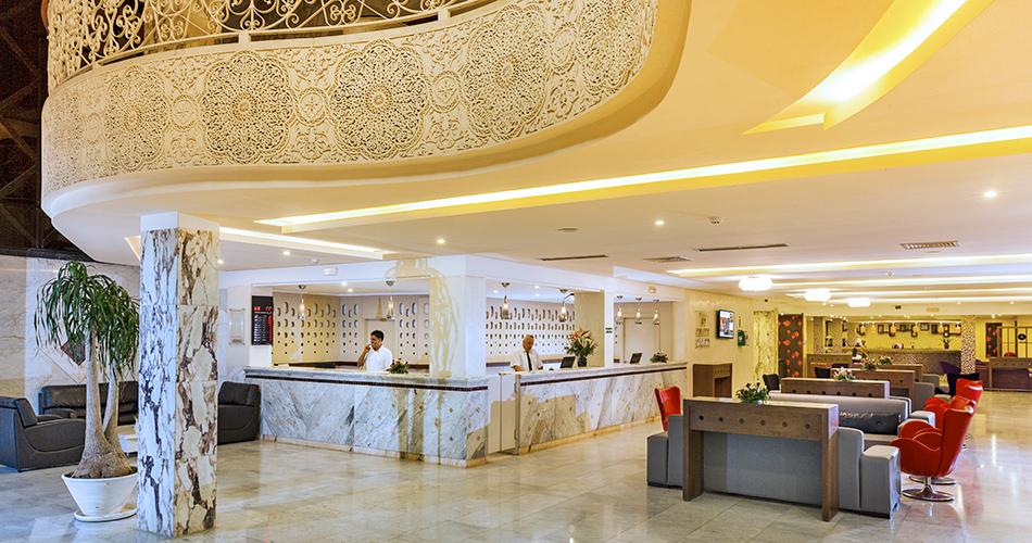 Magic-Hotel-Skanes-Family-Resort-and-Aquapark-LOBBY