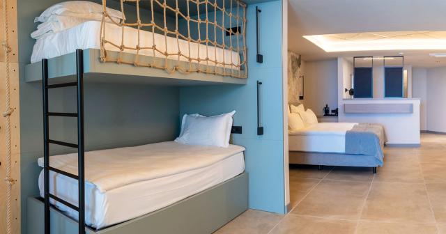 Grifid-Noa-FAMILY-ROOM
