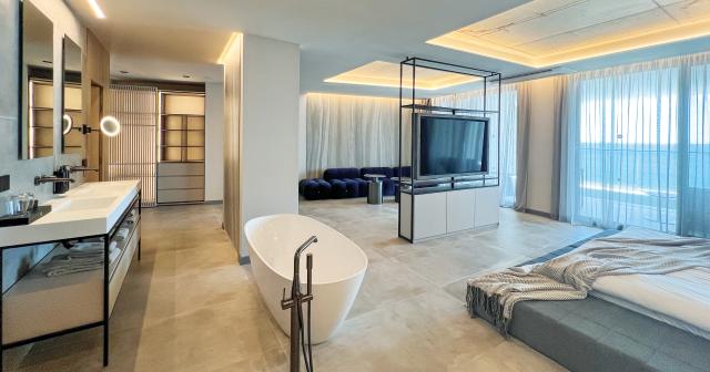 Grifid-Noa-SWIM-UP-SUITE-01