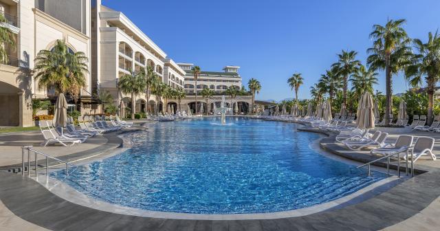 Dobedan-Exclusive-and-Spa-DELUXE-PART-POOL-2025