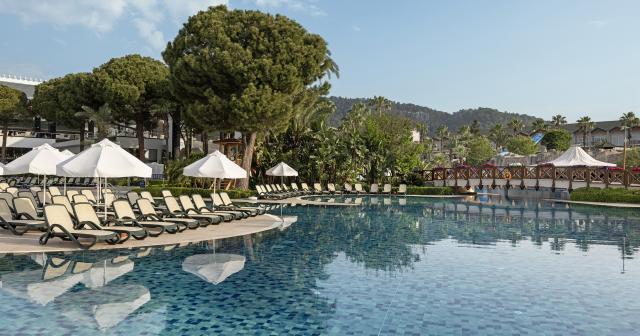 Dobedan-Exclusive-and-Spa-POOL-2025-01