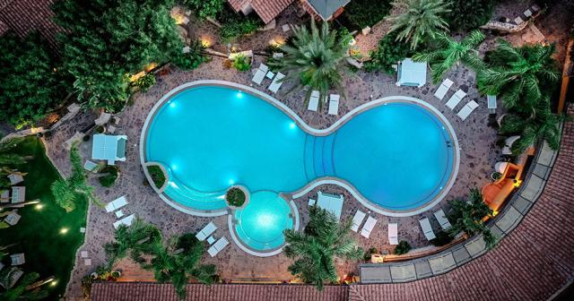 Cruccuris-Resort-POOL-01