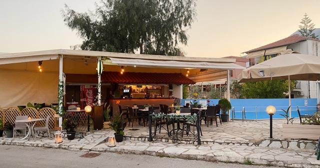 Oscar-2024-POOL-BAR