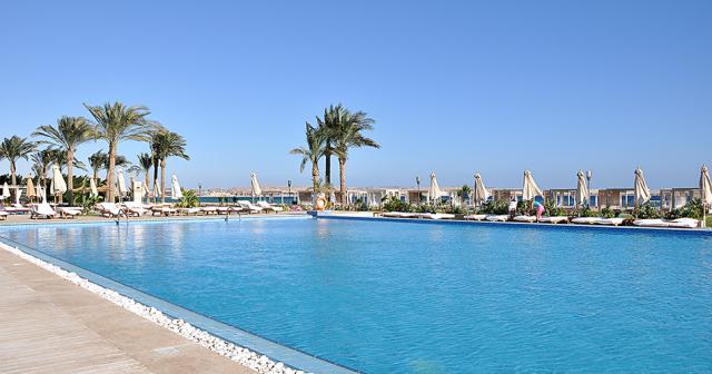 Premier-Le-Reve-Hotel-and-Spa-2023-POOL-03
