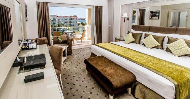 Premier-Le-Reve-Hotel-and-Spa-2023-ROOM-02