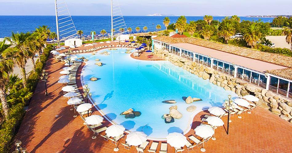 Sighientu-Resort-Thalasso-POOL