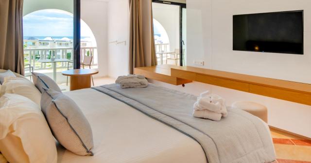 Royal-Tulip-Taj-Sultan-PREMIUM-ROOM-2025-01