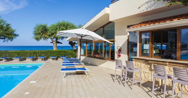 Villaggio-Hotel-Roller-Club-POOL-BAR-2024
