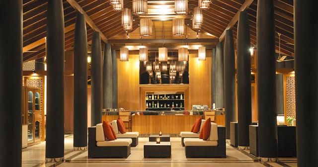 Paradise-Island-Resort-and-Spa-BAR