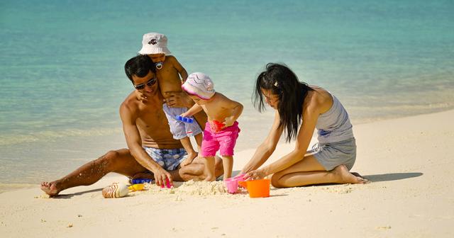 Paradise-Island-Resort-and-Spa-FAMILY
