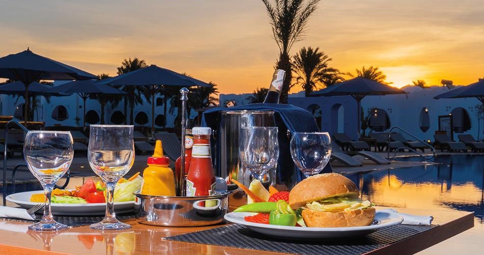 Safir-Dahab-Resort-POOL-BAR-02