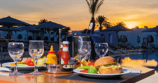 Safir-Dahab-Resort-POOL-BAR-02