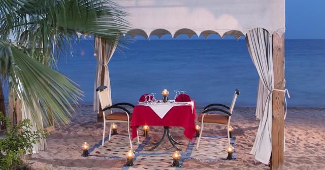 Swiss-Inn-Resort-Dahab-BEACH-DINNER