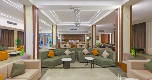 Paradise-Abu-Soma-2025-BAR-01
