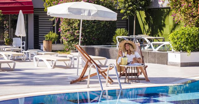 White-City-Beach-POOL-02