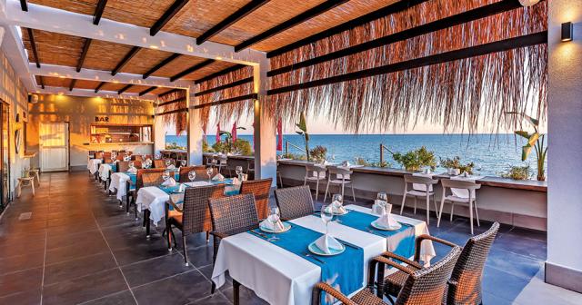 White-City-Beach-A-LA-CARTE-RESTAURANT