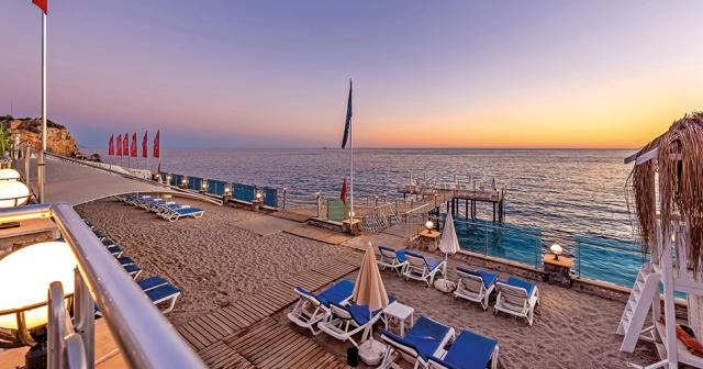 White-City-Beach-BEACH-01