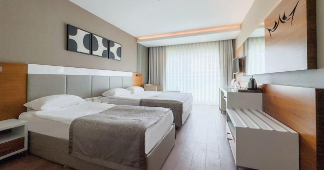 White-City-Resort-2025-FAMILY-ROOM