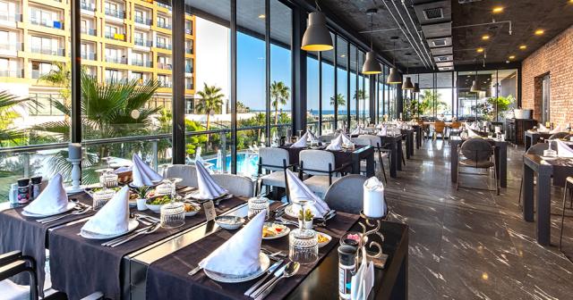 White-City-Resort-RESTAURANT-02