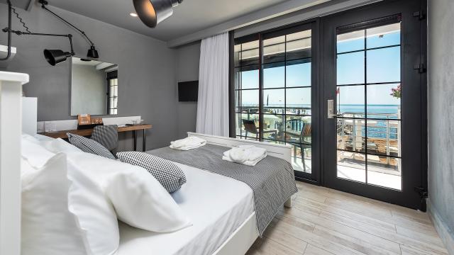 White-City-Resort-2025-PREMIUM-BEACH-FRONT-ROOM