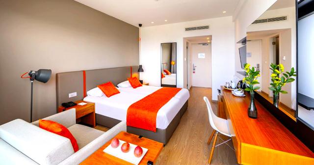 Crystal-Springs-Beach-ROOM-02