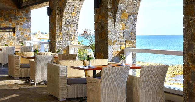 Alexander-Beach-Village-Resort-BAR-AREA
