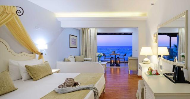 Alexander-Beach-2025-ROOM-LUXURY-SUPERIOR
