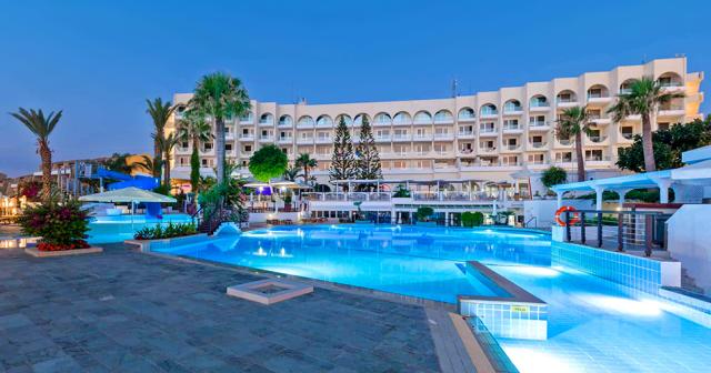 Golden-Coast-Beach-POOL-01