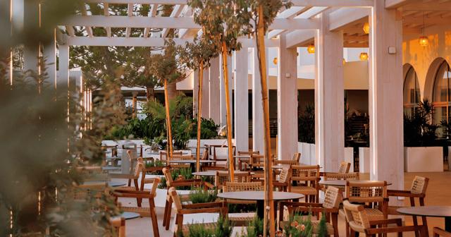 Golden-Coast-Beach-RESTAURANT
