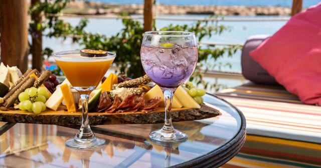 Golden-Coast-Beach-DRINKS