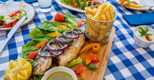 Golden-Coast-Beach-FOOD