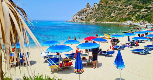 La-Bussolla-BEACH