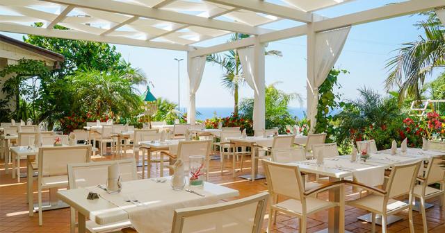 La-Bussolla-RESTAURANT-01