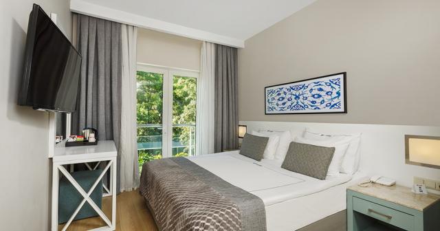 Corendon-Playa-Kemer-ROOM-FAMILY-LAND-VIEW