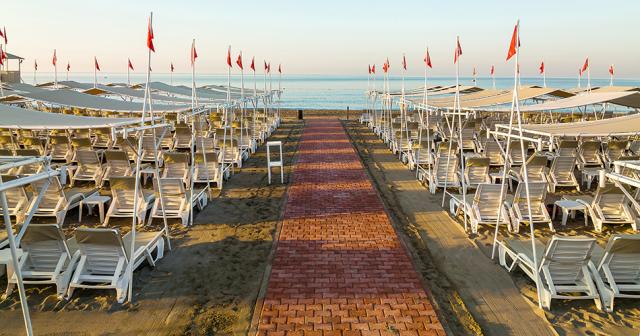 Grand-Park-Lara-2024-BEACH